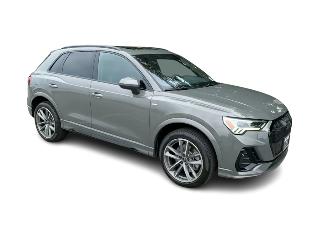 Thumbnail: 2022 Audi Q3 - 21