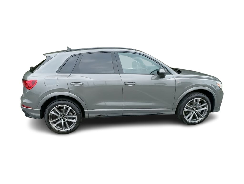 Thumbnail: 2022 Audi Q3 - 25
