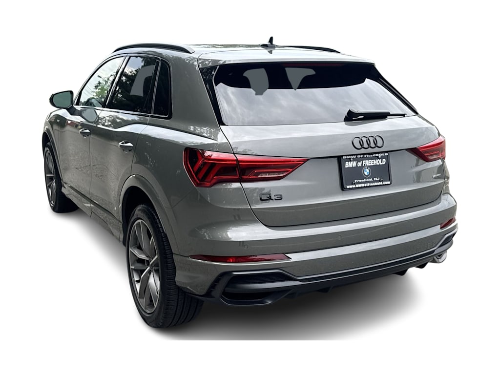 Thumbnail: 2022 Audi Q3 - 4
