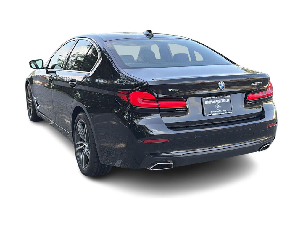 Thumbnail: 2023 BMW 5 Series - 22