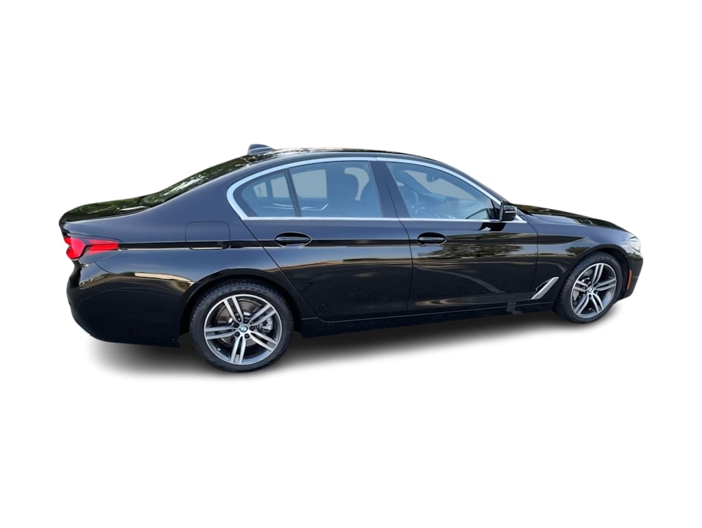 Thumbnail: 2023 BMW 5 Series - 21