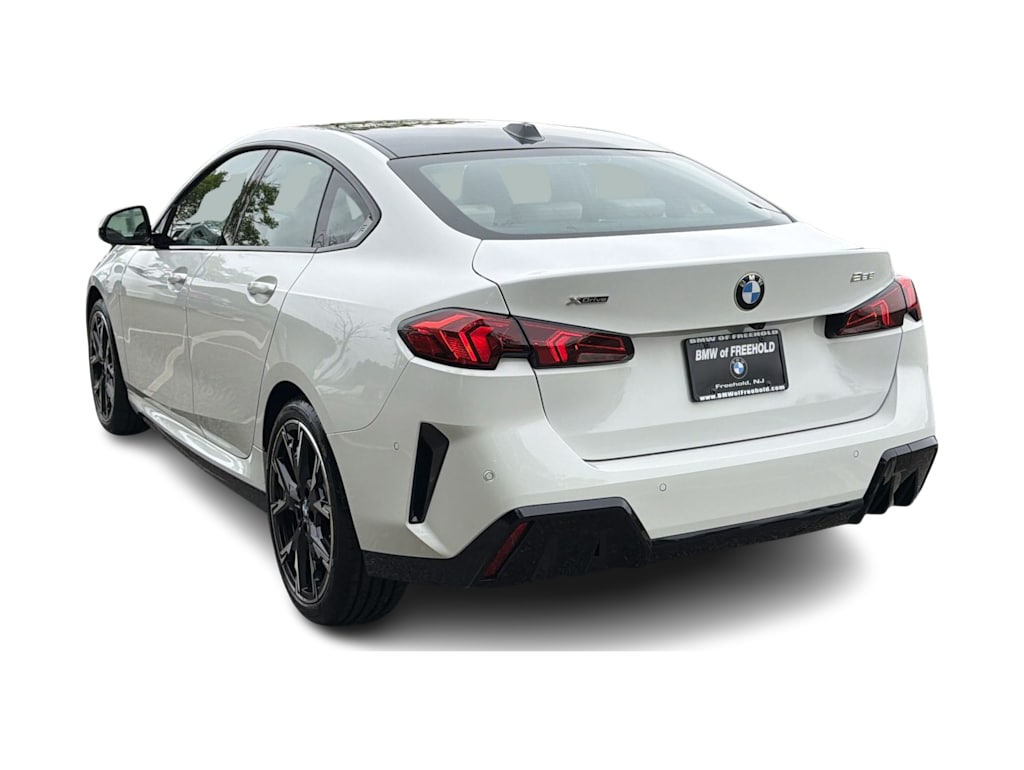 Thumbnail: 2025 BMW 2 Series - 4