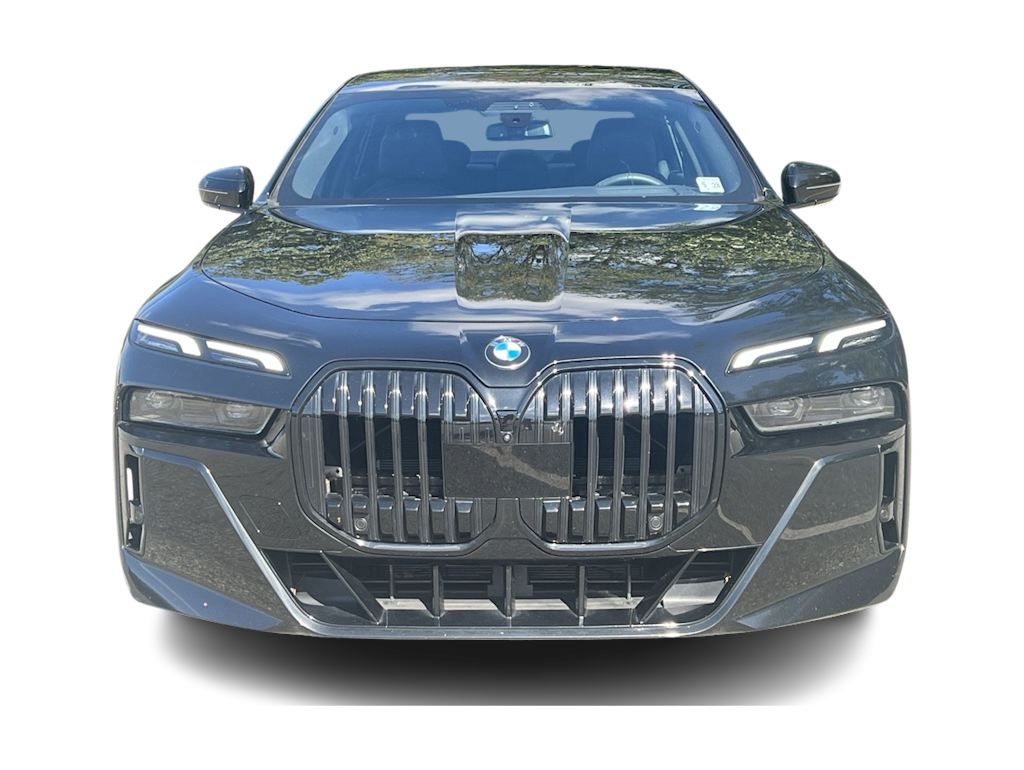 Thumbnail: 2023 BMW 7 Series - 26