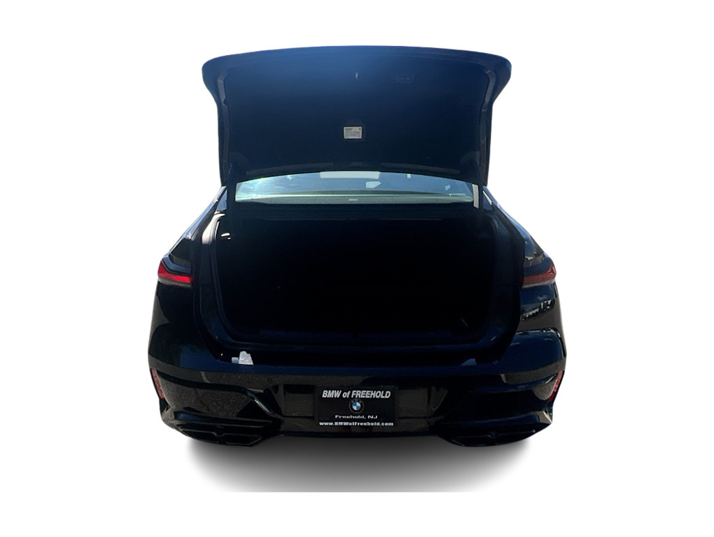 Thumbnail: 2023 BMW 7 Series - 18