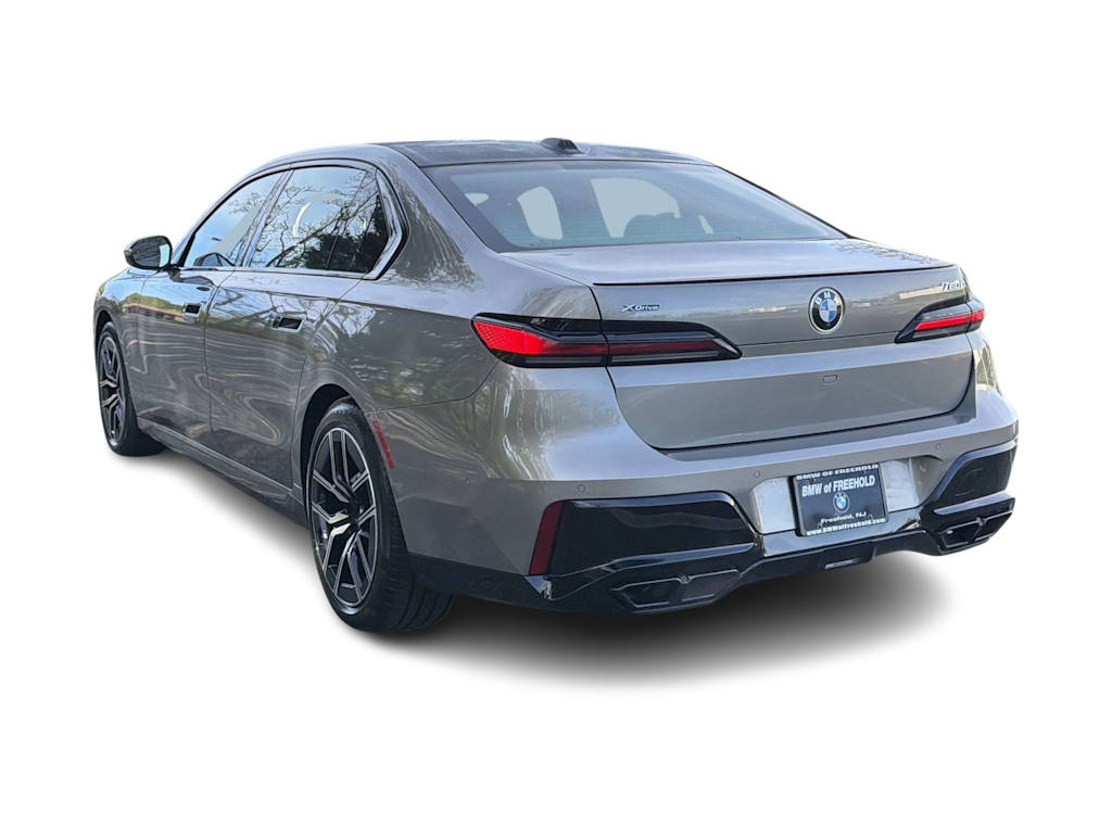 Thumbnail: 2025 BMW 7 Series - 4