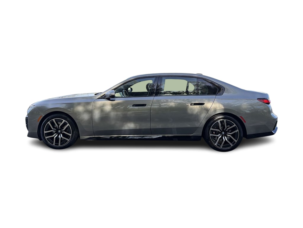Thumbnail: 2025 BMW 7 Series - 22