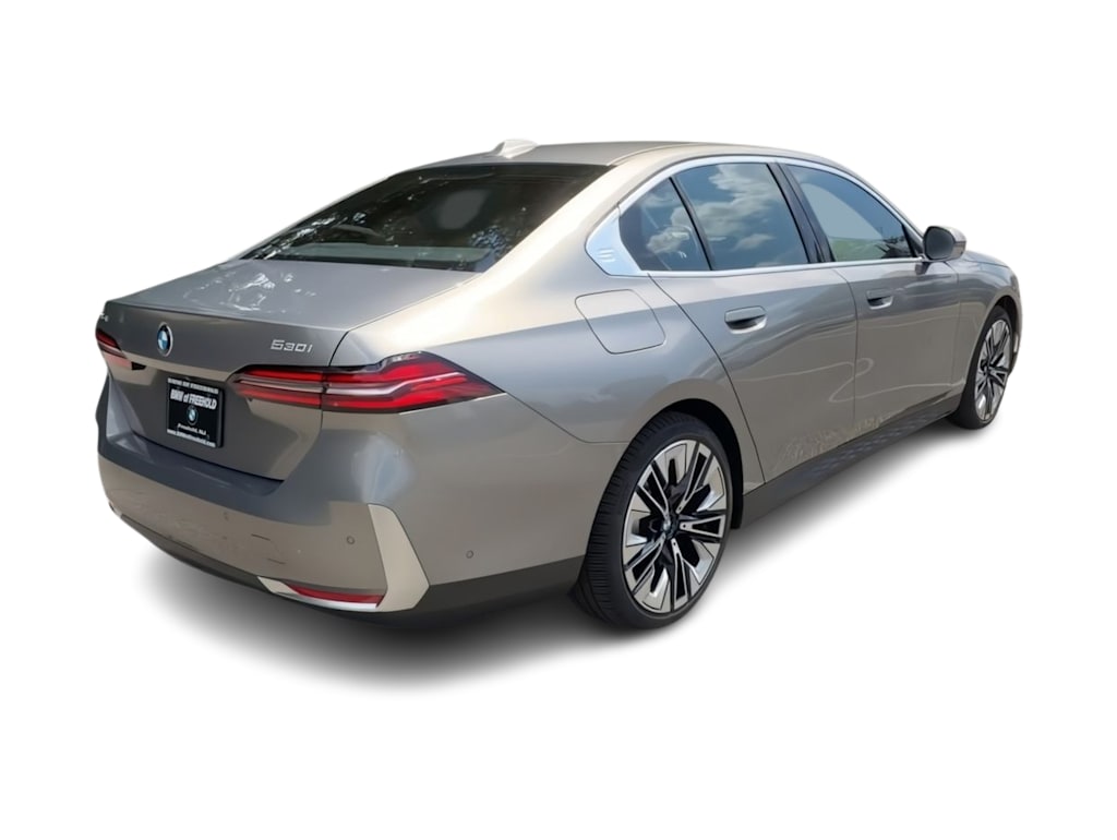 Thumbnail: 2026 BMW 5 Series - 21