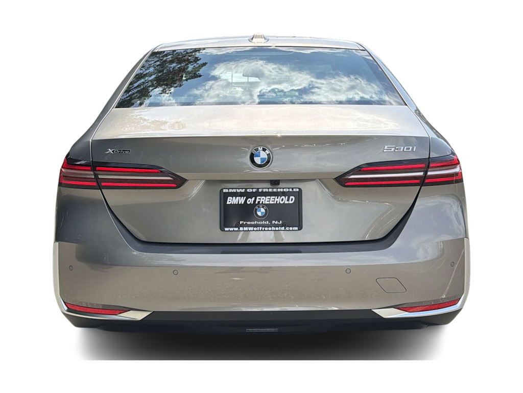 Thumbnail: 2026 BMW 5 Series - 5