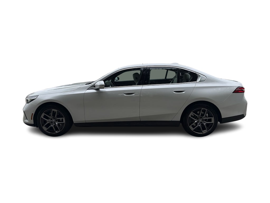 Thumbnail: 2026 BMW 5 Series - 3
