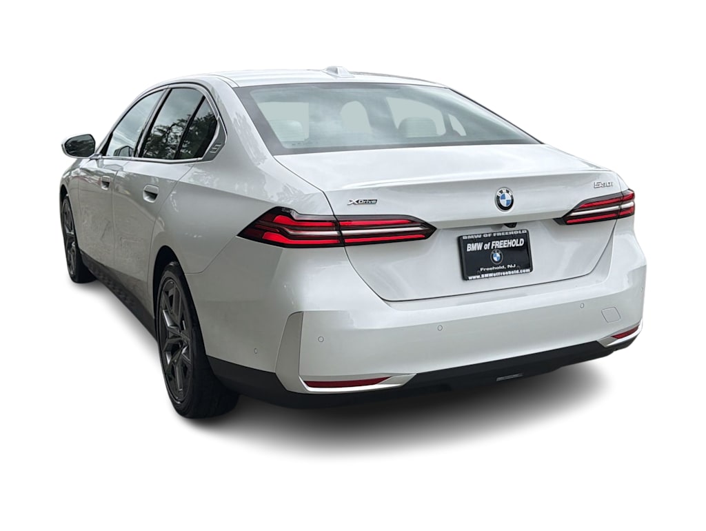 Thumbnail: 2026 BMW 5 Series - 4