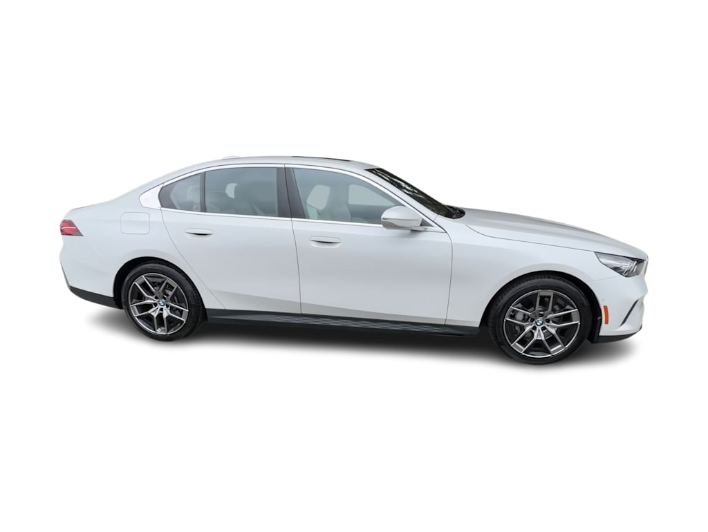 Thumbnail: 2026 BMW 5 Series - 21