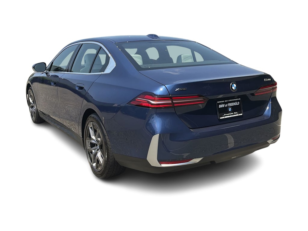 Thumbnail: 2026 BMW 5 Series - 26