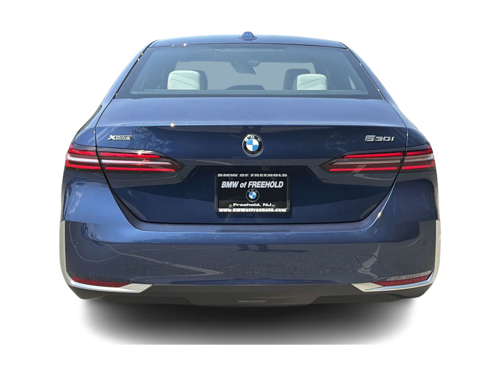 Thumbnail: 2026 BMW 5 Series - 5