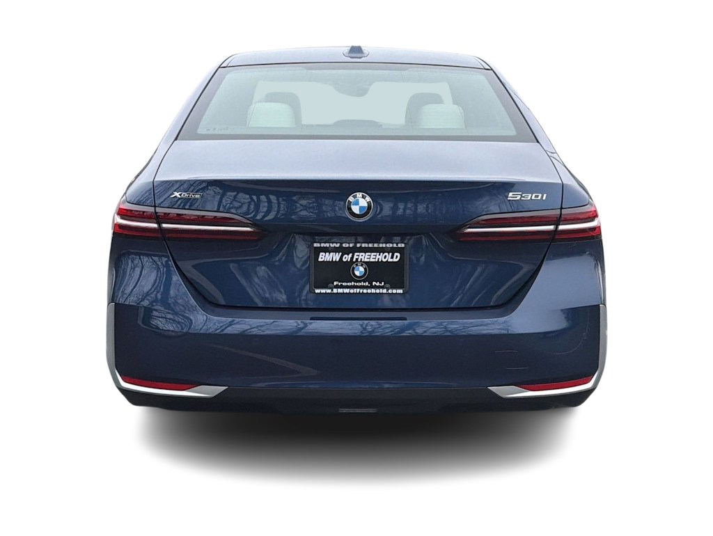 Thumbnail: 2026 BMW 5 Series - 5