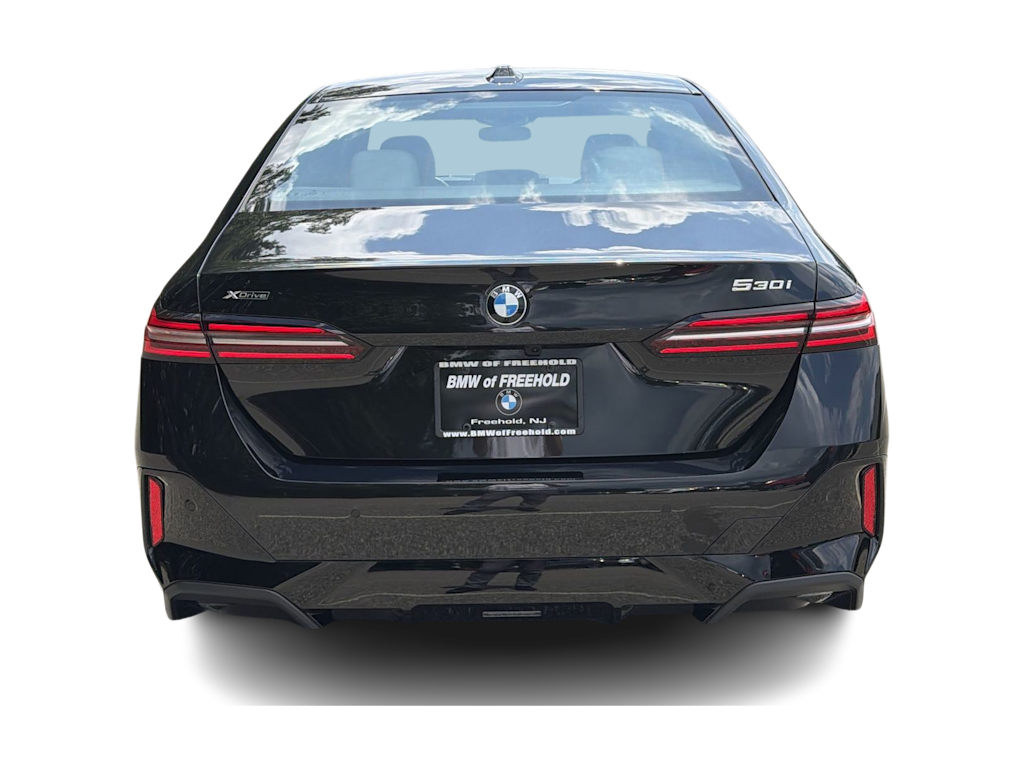 Thumbnail: 2026 BMW 5 Series - 5