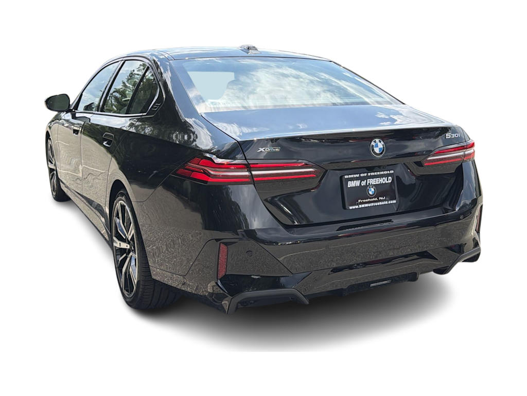 Thumbnail: 2026 BMW 5 Series - 4