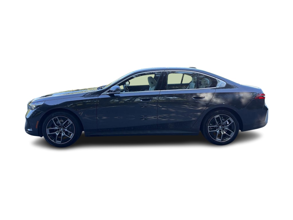 Thumbnail: 2026 BMW 5 Series - 3