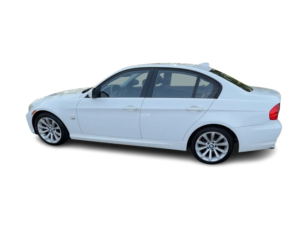 Thumbnail: 2011 BMW 3 Series - 3