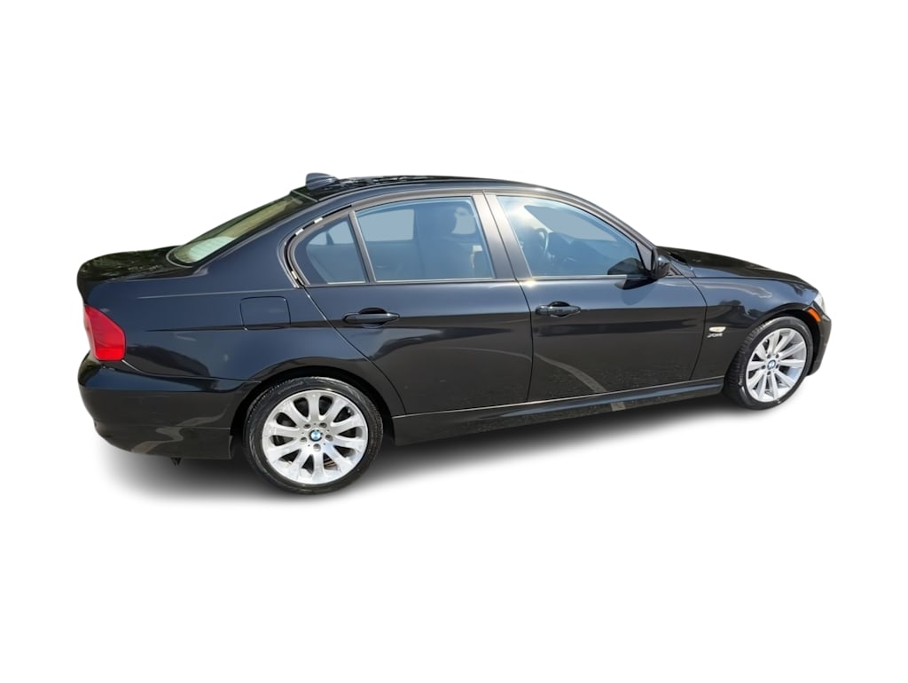 Thumbnail: 2011 BMW 3 Series - 20