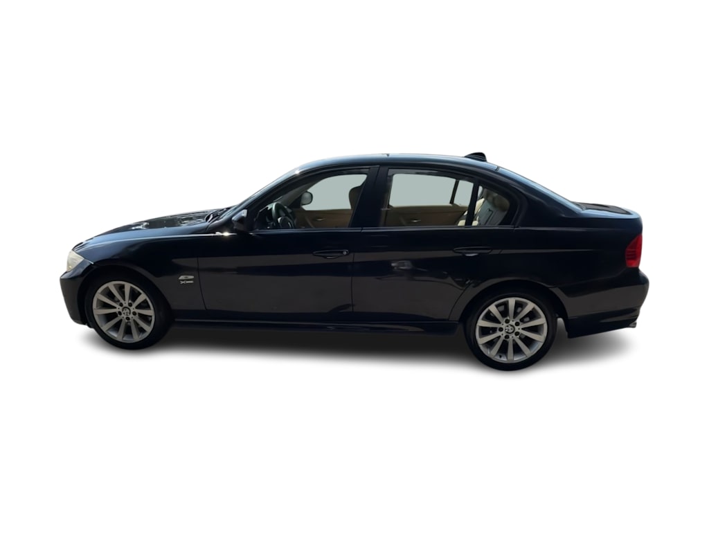 Thumbnail: 2011 BMW 3 Series - 3