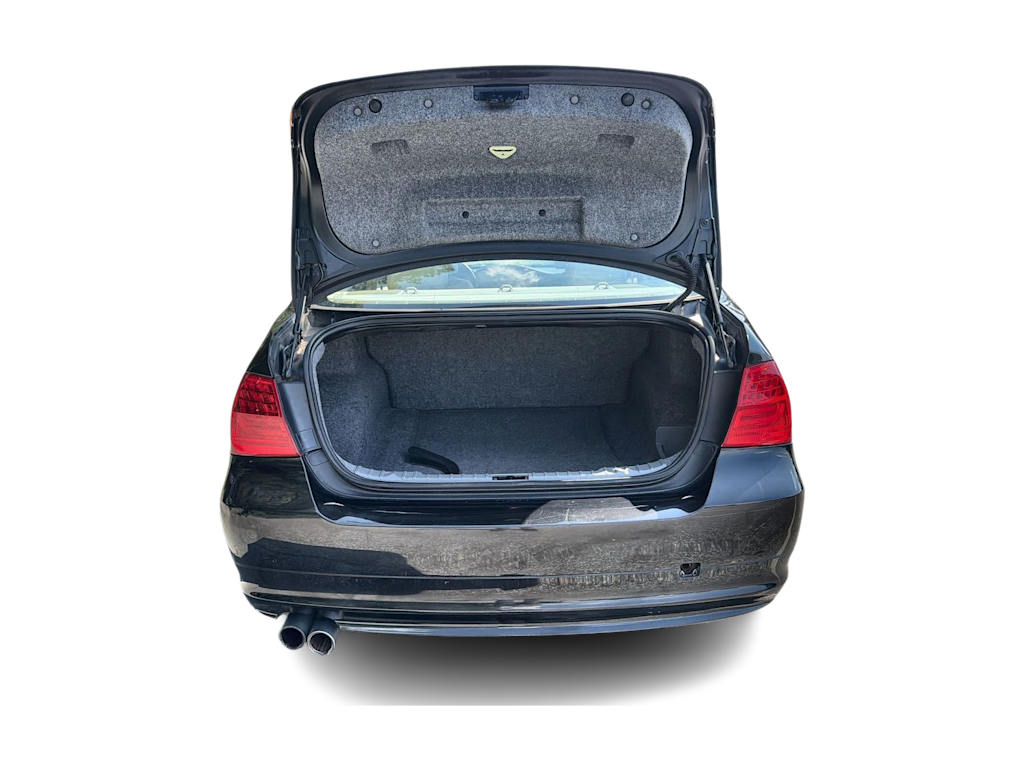 Thumbnail: 2011 BMW 3 Series - 17