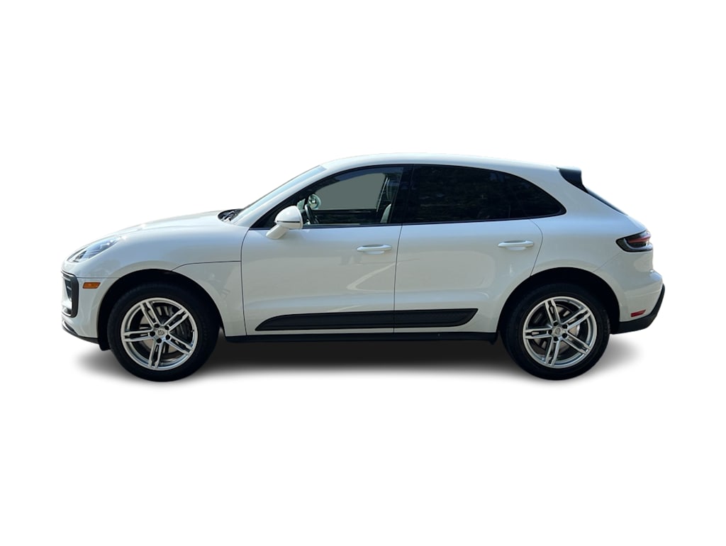 Thumbnail: 2022 Porsche Macan - 22
