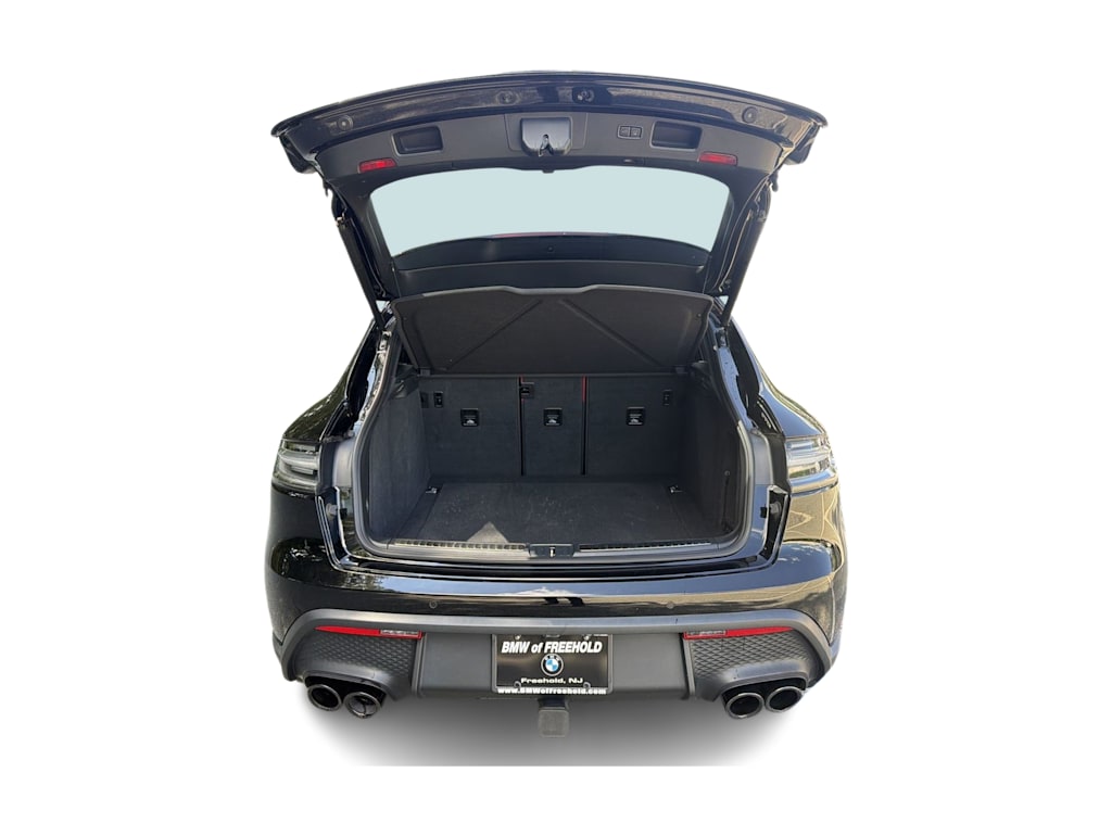 Thumbnail: 2023 Porsche Macan - 16