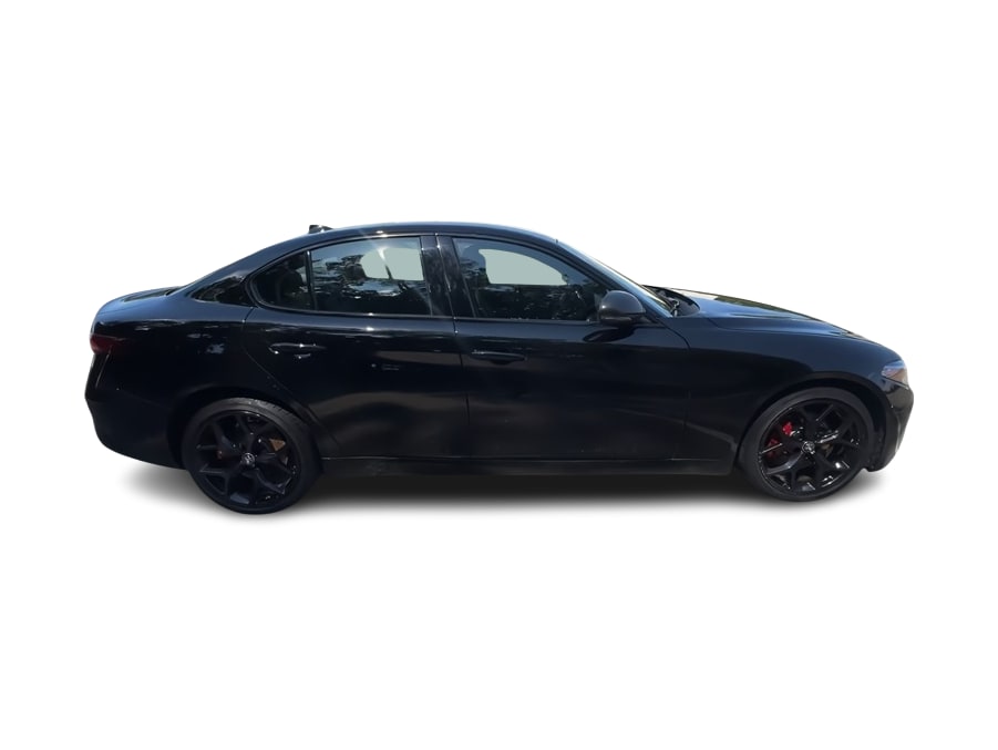 Thumbnail: 2020 Alfa Romeo Giulia - 21