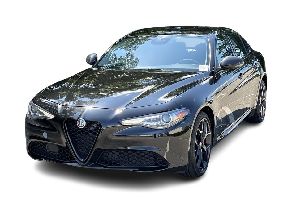 Thumbnail: 2020 Alfa Romeo Giulia - 6