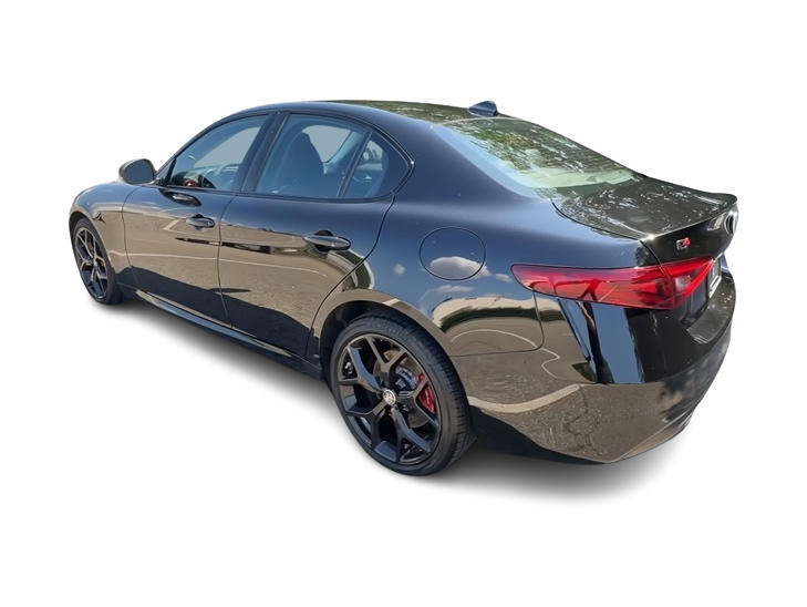 Thumbnail: 2020 Alfa Romeo Giulia - 4