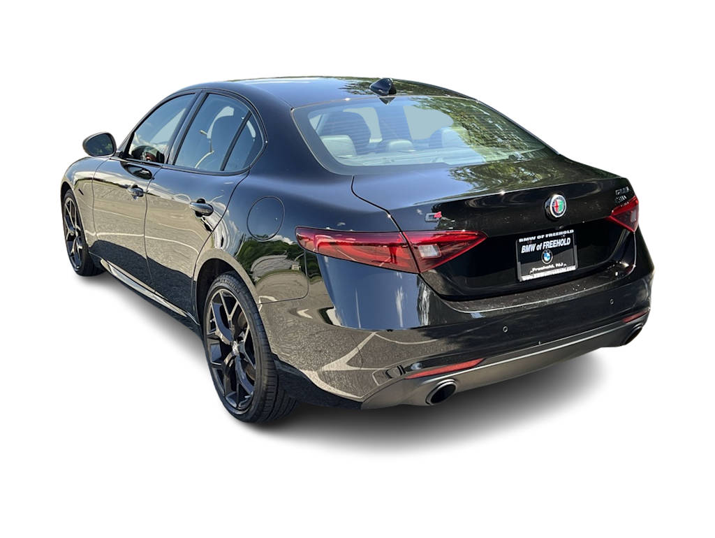 Thumbnail: 2020 Alfa Romeo Giulia - 23