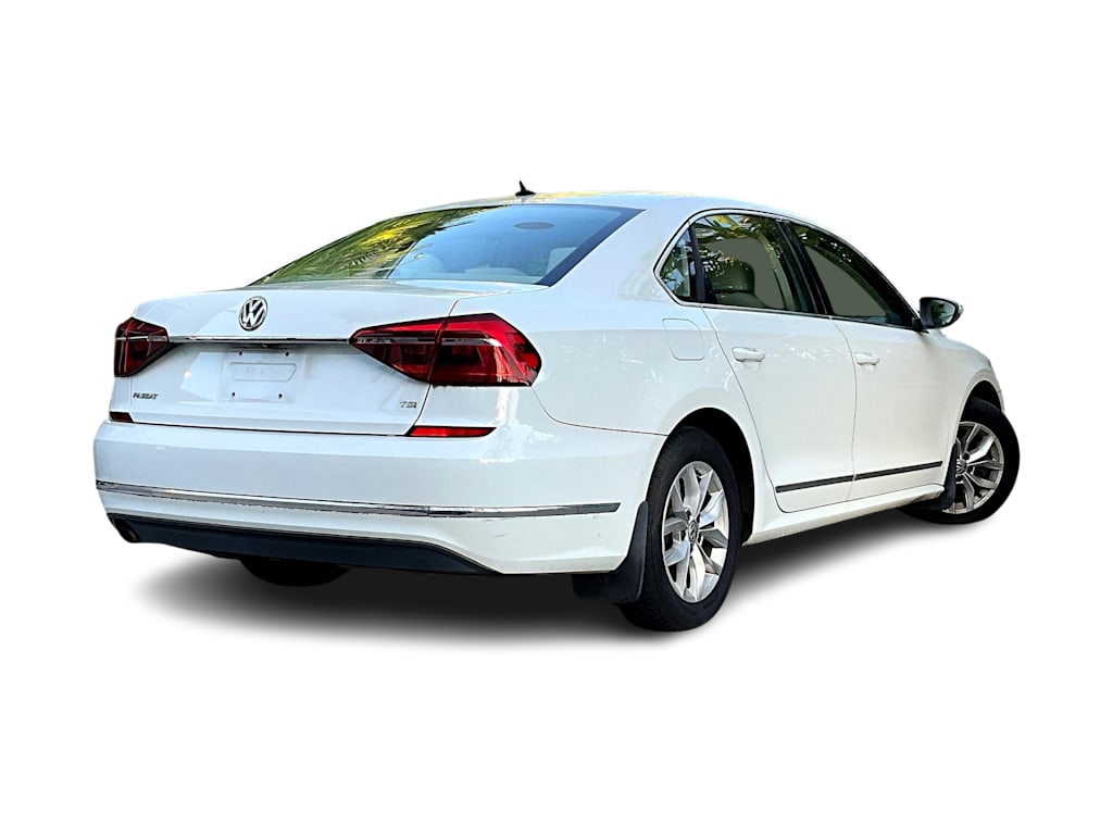 Thumbnail: 2017 Volkswagen Passat - 20