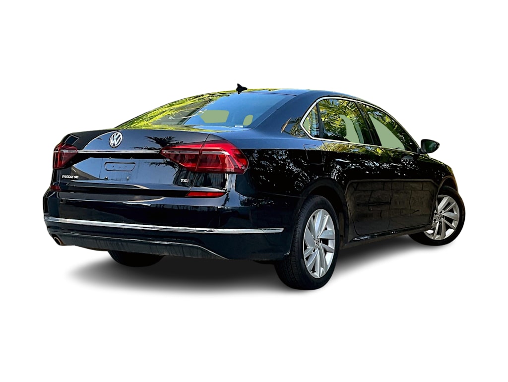 Thumbnail: 2018 Volkswagen Passat - 22