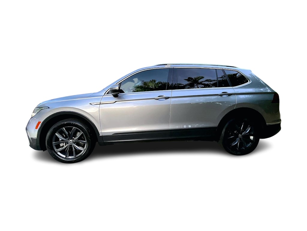 Thumbnail: 2022 Volkswagen Tiguan - 3