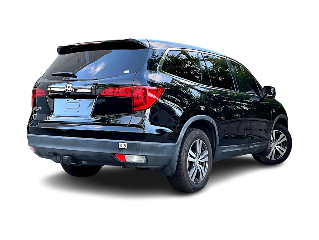 Thumbnail: 2017 Honda Pilot - 23