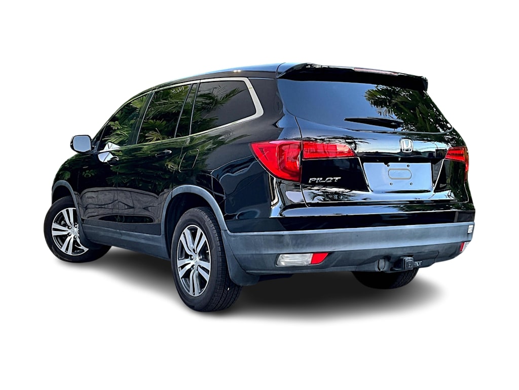 Thumbnail: 2017 Honda Pilot - 4