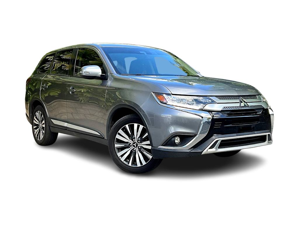 Thumbnail: 2020 Mitsubishi Outlander - 23