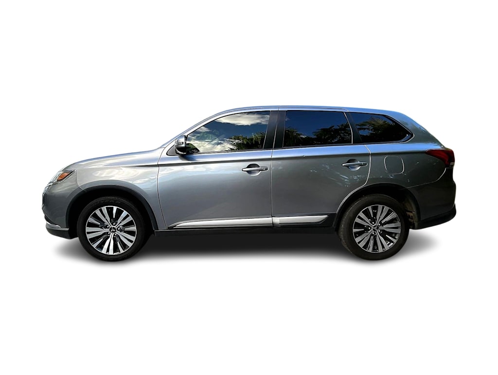Thumbnail: 2020 Mitsubishi Outlander - 3