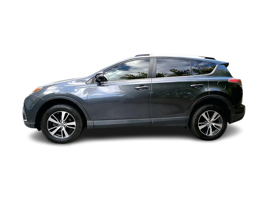 Thumbnail: 2018 Toyota RAV4 - 3