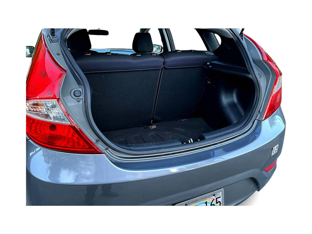 2016 Hyundai Accent SE 18