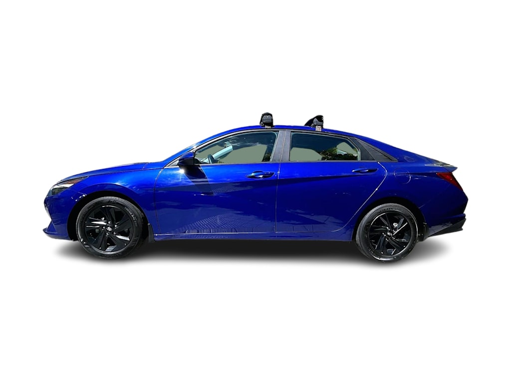Thumbnail: 2023 Hyundai Elantra - 3