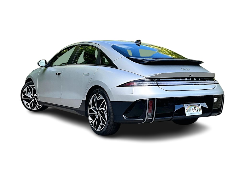 Thumbnail: 2023 Hyundai Ioniq 6 - 4