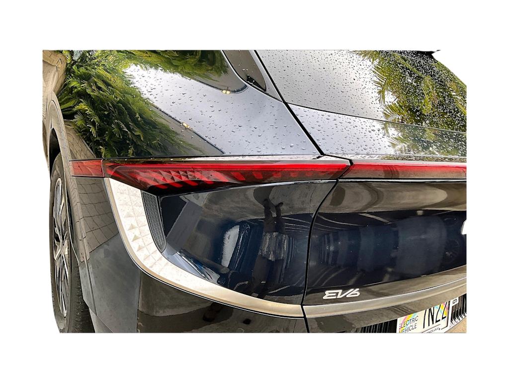 Thumbnail: 2023 Kia EV6 - 32