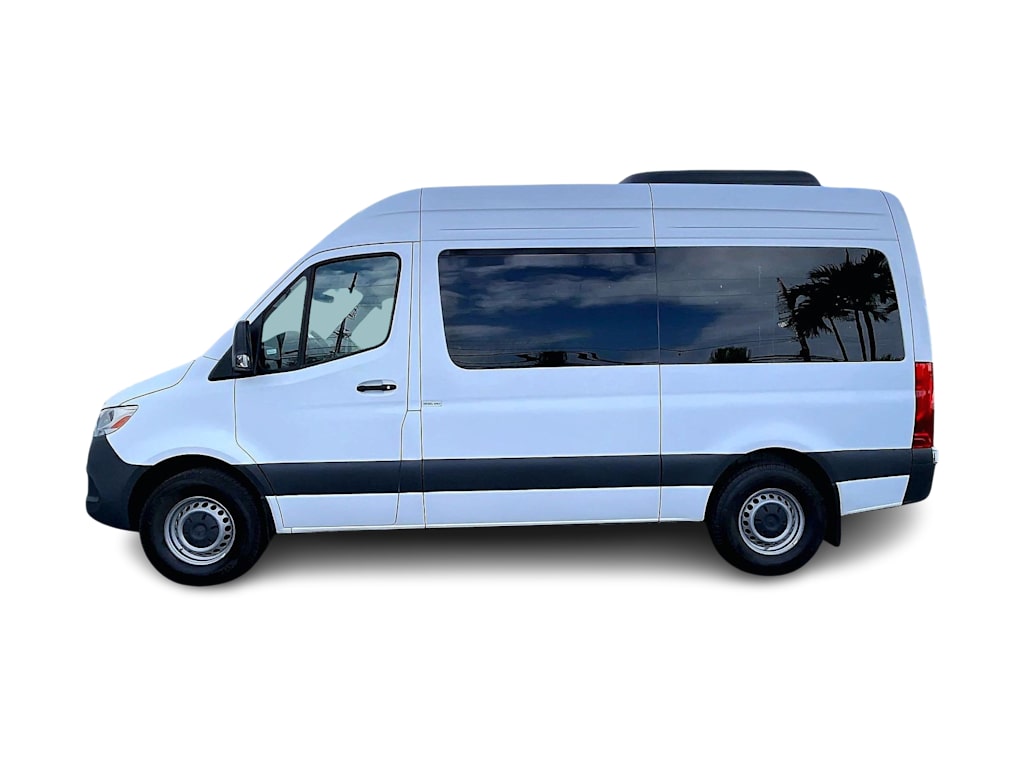 Thumbnail: 2024 Mercedes-Benz Sprinter - 3