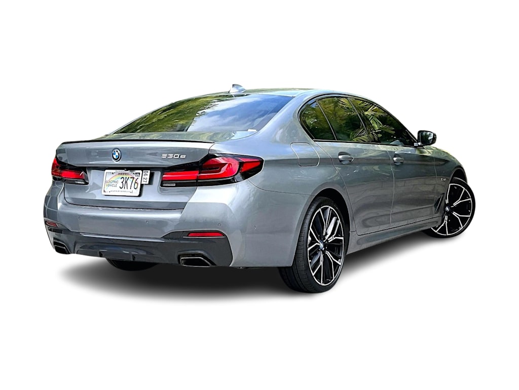 Thumbnail: 2023 BMW 5 Series - 23