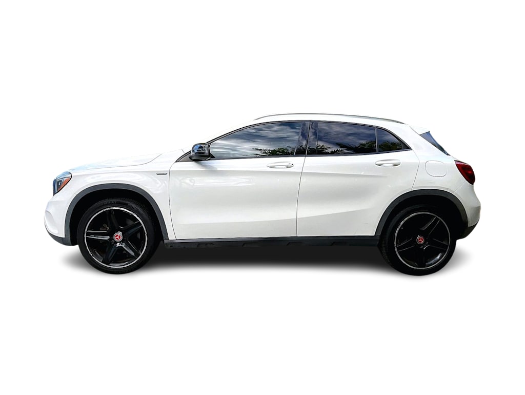 Thumbnail: 2015 Mercedes-Benz GLA - 3