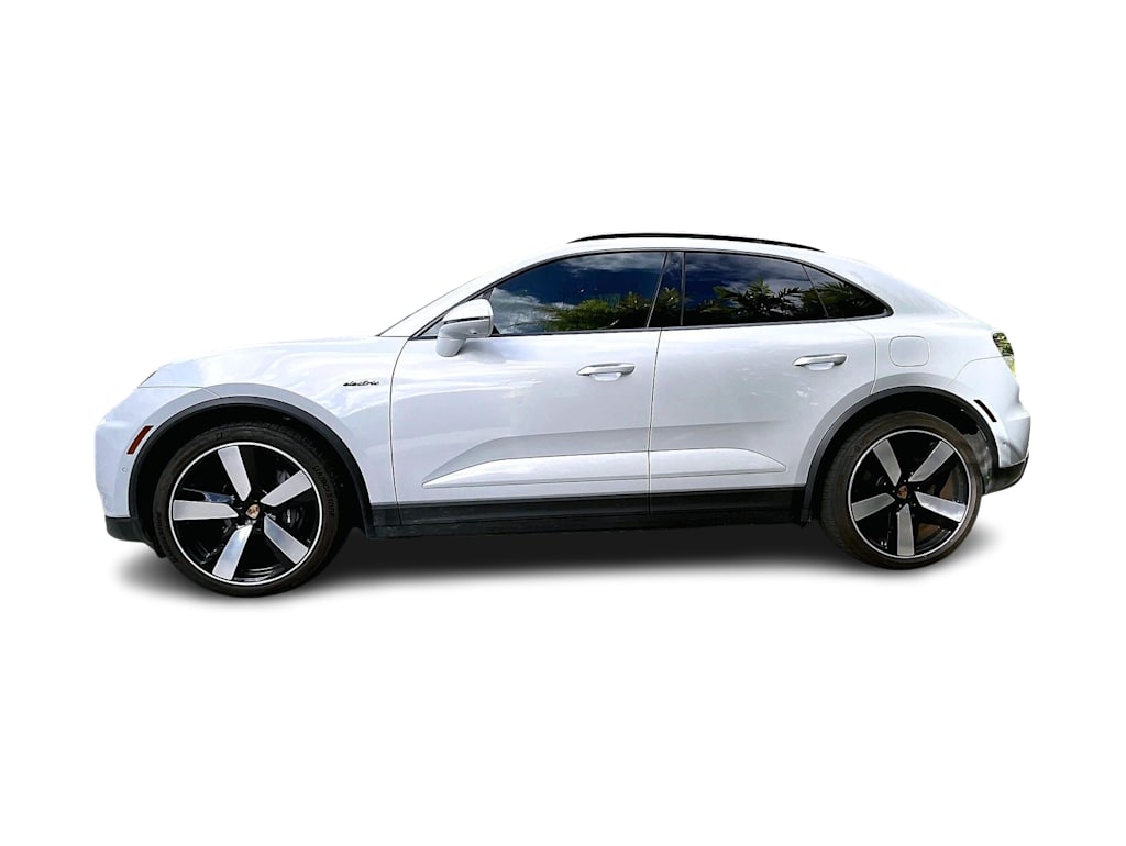 Thumbnail: 2024 Porsche Macan - 3