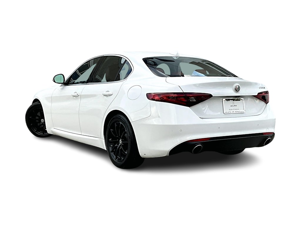 2018 Alfa Romeo Giulia Base 4