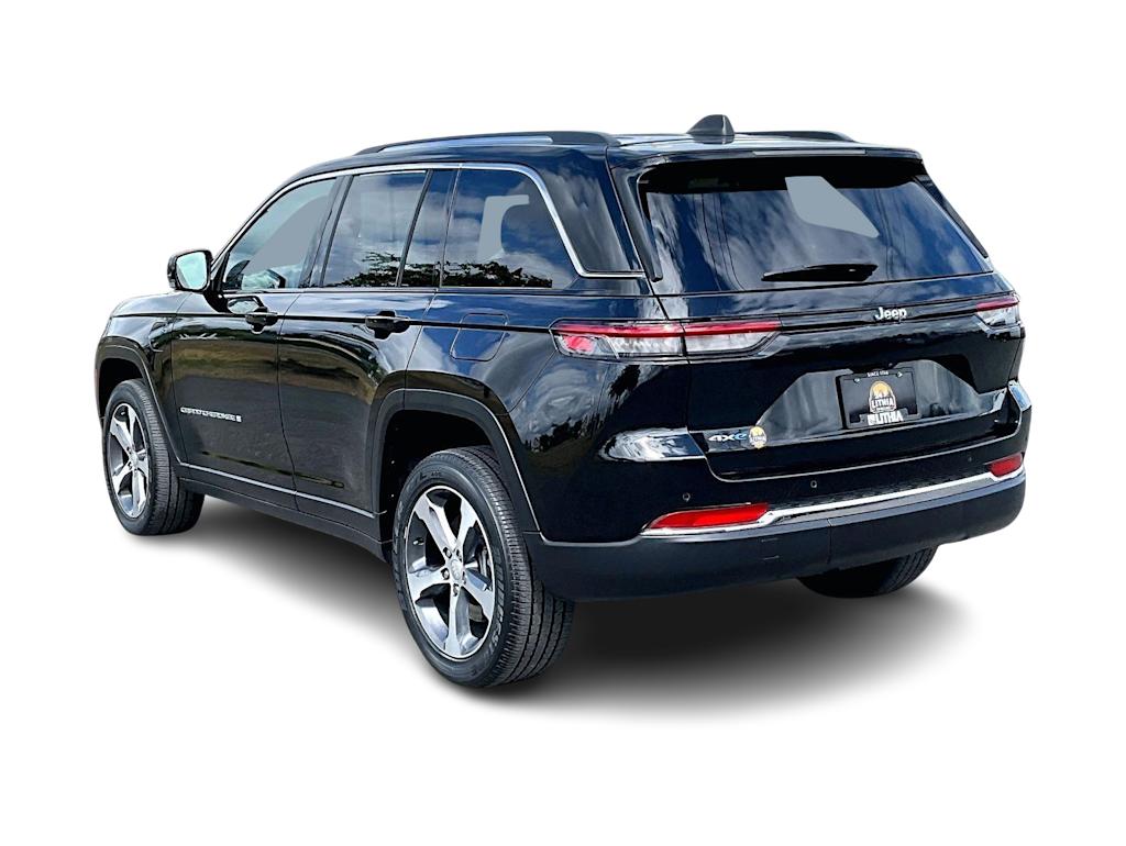 Thumbnail: 2022 Jeep Grand Cherokee - 4
