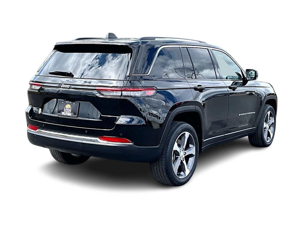 Thumbnail: 2022 Jeep Grand Cherokee - 23